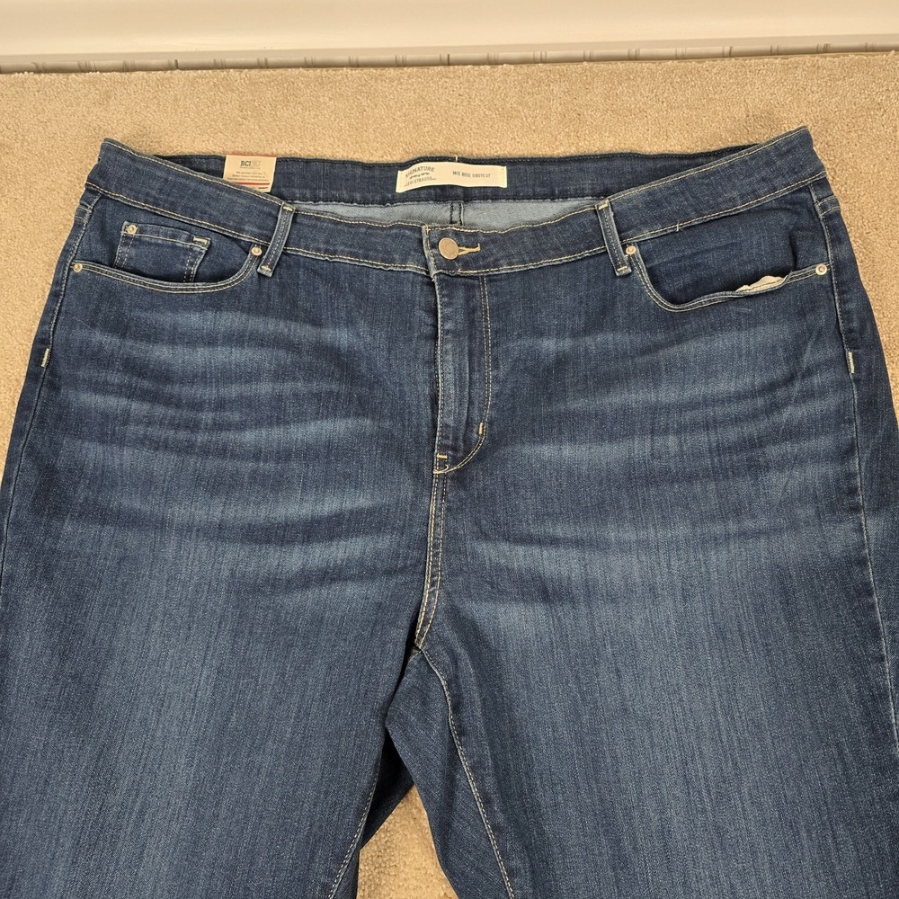 Signature Levi Strauss Jeans Women Size 24M Blue Mid Rise Bootcut Stretch Denim - Picture 7 of 9